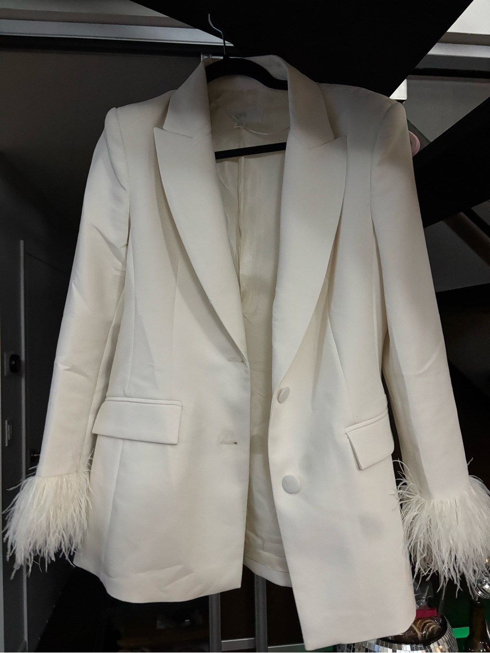 Zara White Feather-Cuff Tailored Blazer